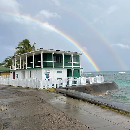 The Wave Hostel Corn Island Brig Bay Extérieur photo